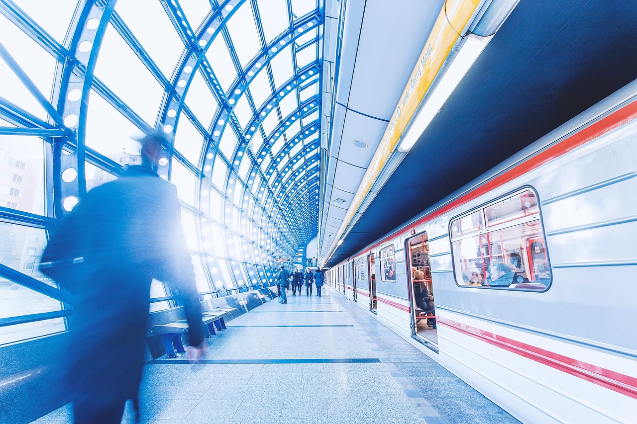 ACH Transfer vs Wire Transfer: Choosing the Right Option