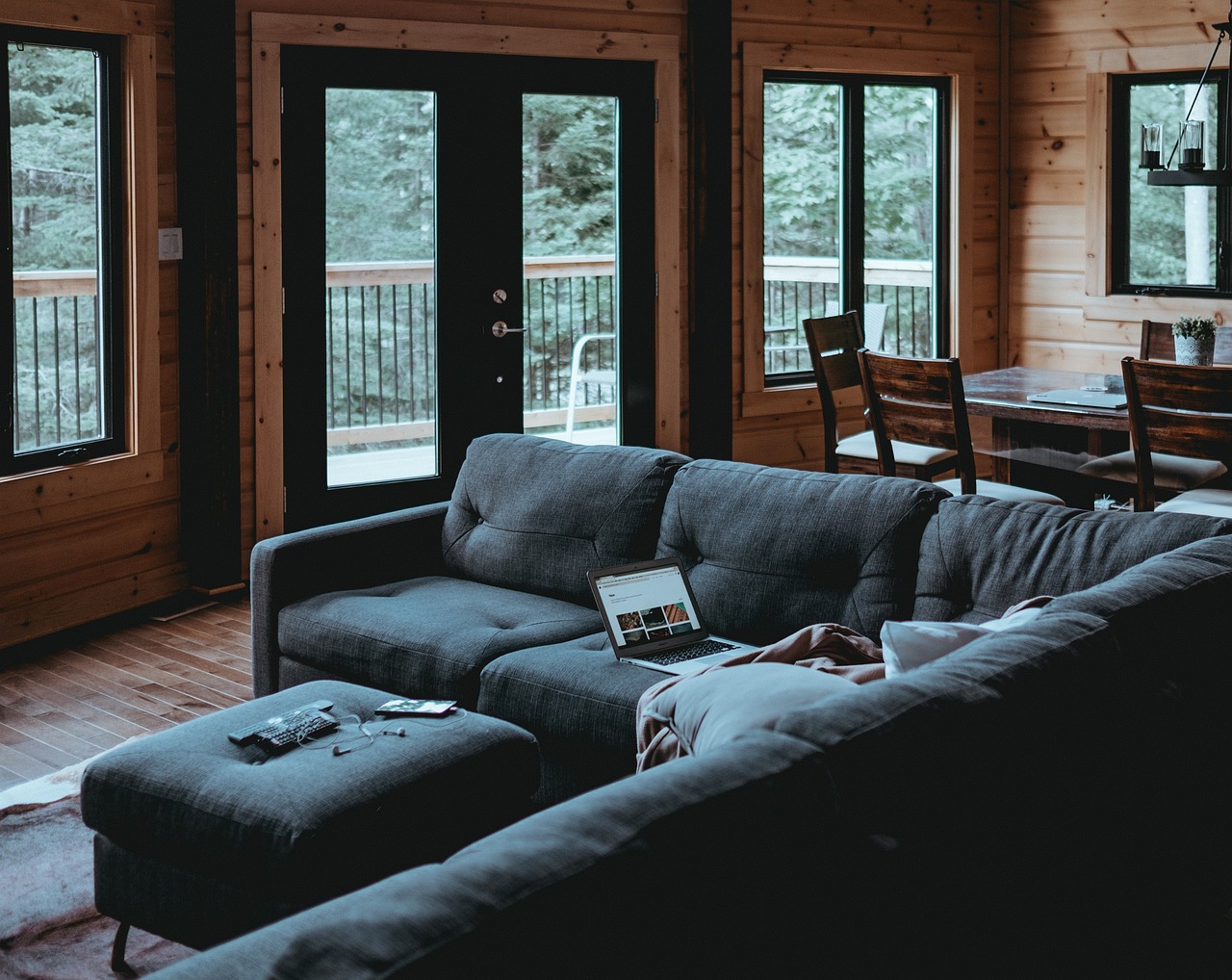 Cozy Cabin Decor Mistakes to Avoid