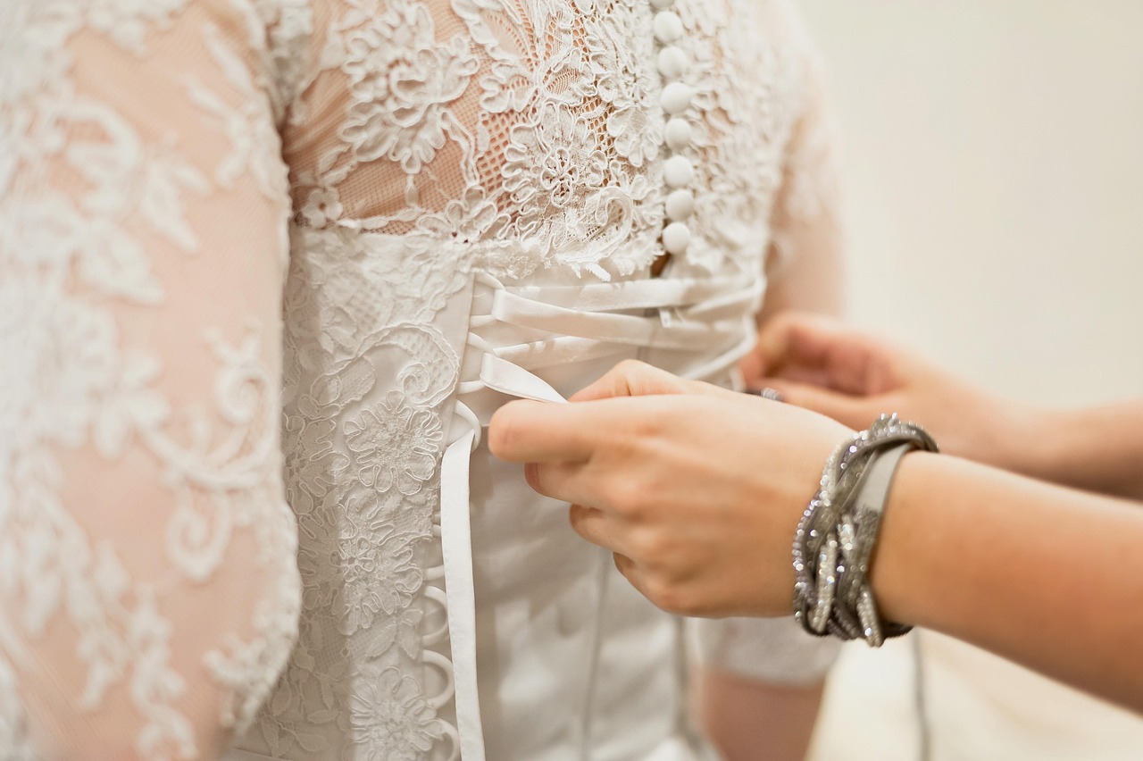 Lace Corset Outfit Trends