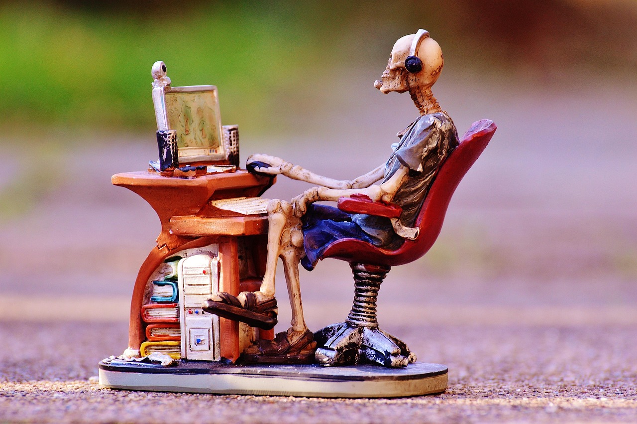 Choosing the Right Help Desk Ticketing System: What You Need to Know