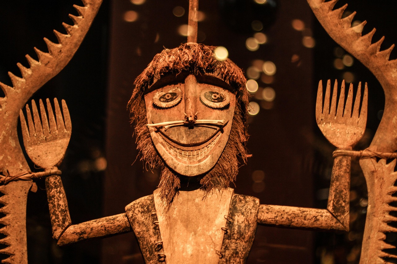 Authentic Carved Wood Décor from Africa: Real Examples & Expert Insight