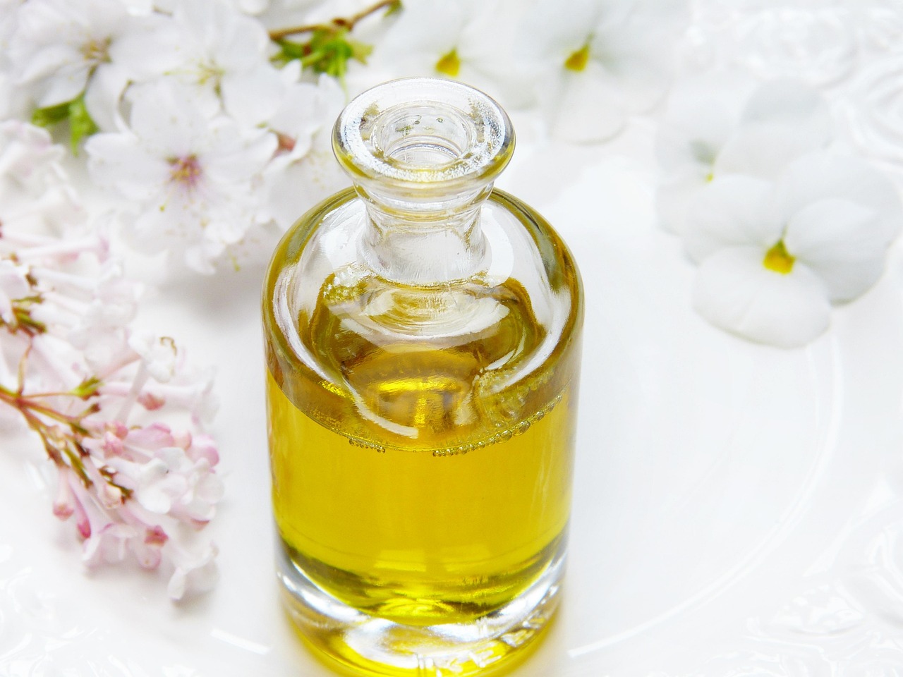 Perfume Oils Layering: Avoid Common Mistakes and Master the Art